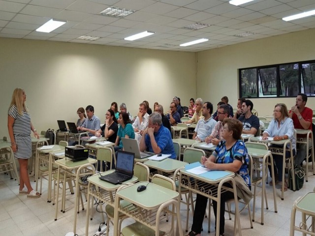 Comenz&oacute; el dictado de la capacitaci&oacute;n para docentes " T&Eacute;CNICAS E INSTRUMENTOS PARA LA EVALUACI&Oacute;N CONTINUA"